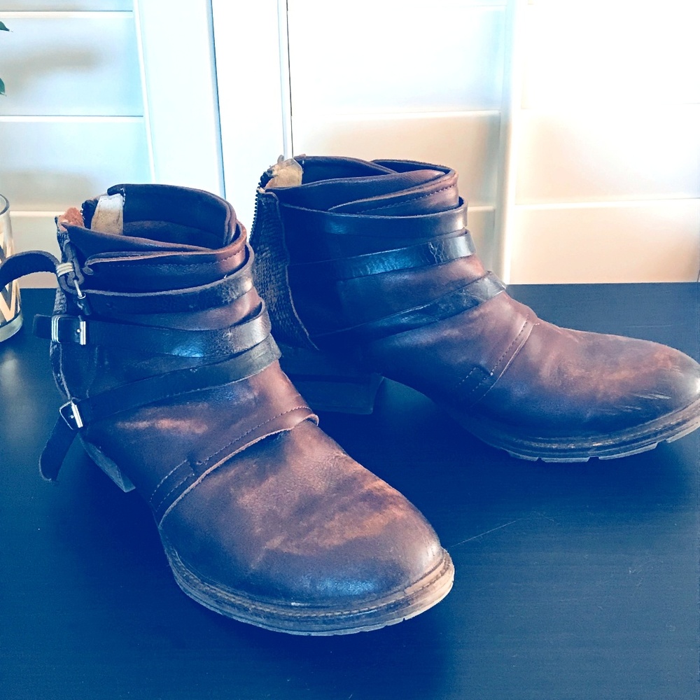 Freebird by Steven Genuine Leather Zip-Up Bootie.